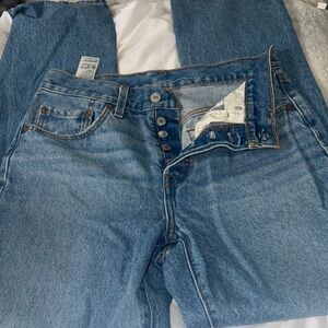 Classic Blue womens Levis  501 Button-Fly Jeans